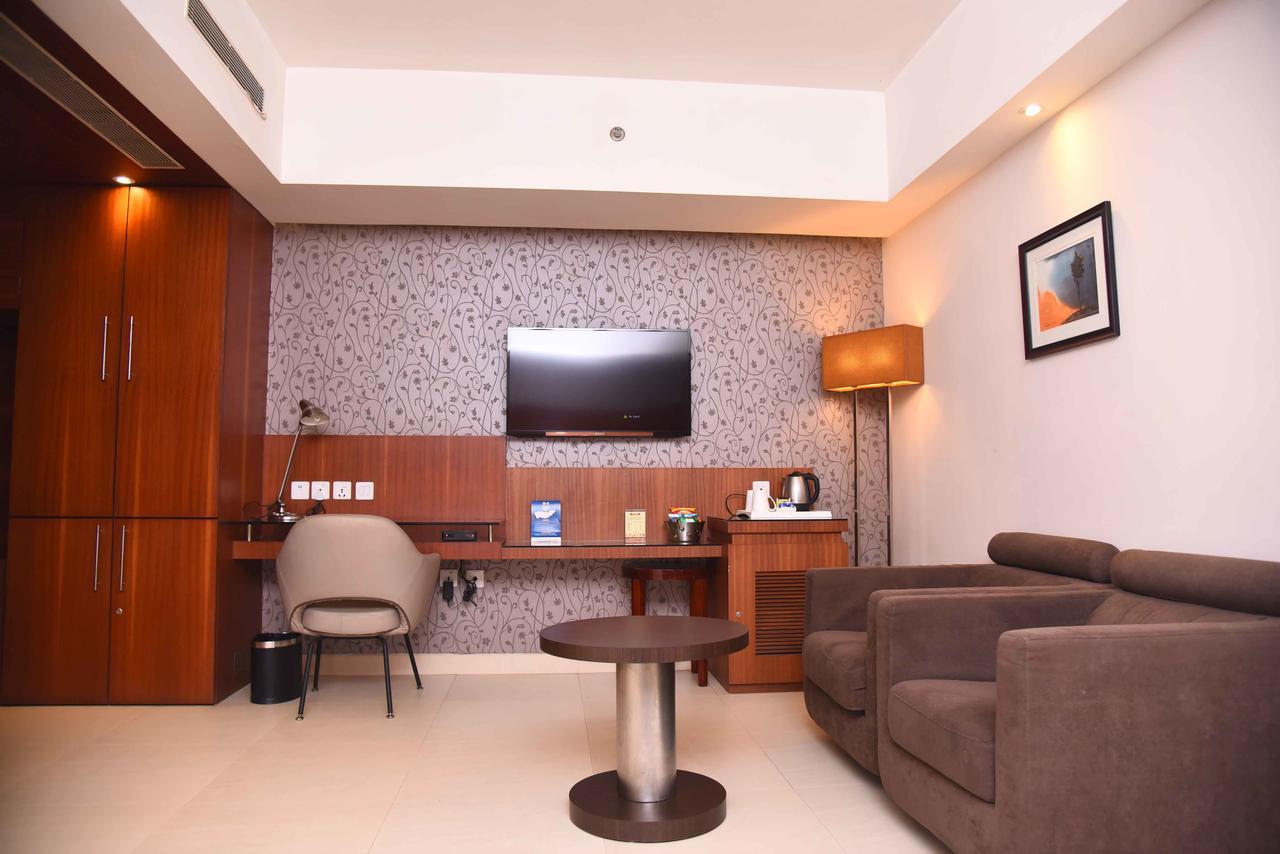 Celesta - Kolkata Hotel Exterior photo