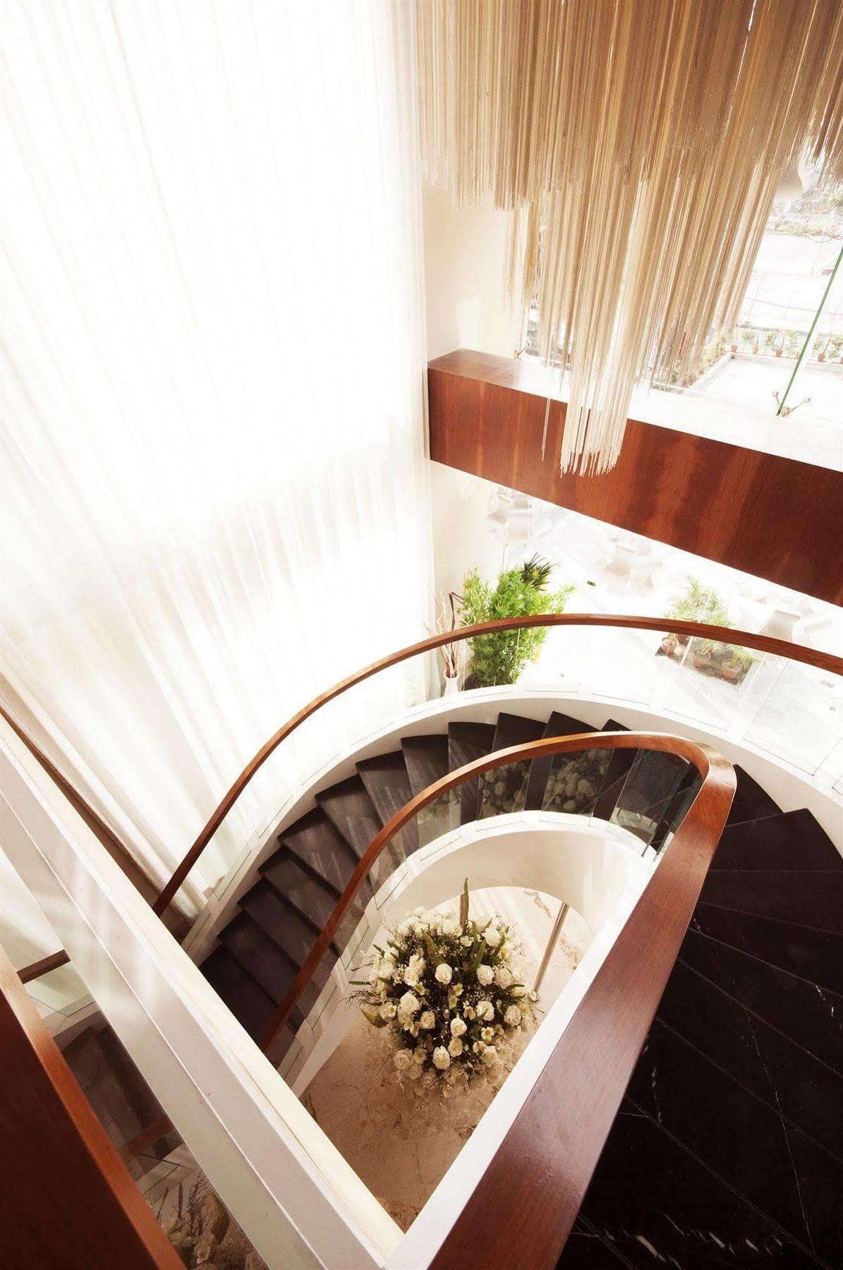 Celesta - Kolkata Hotel Exterior photo